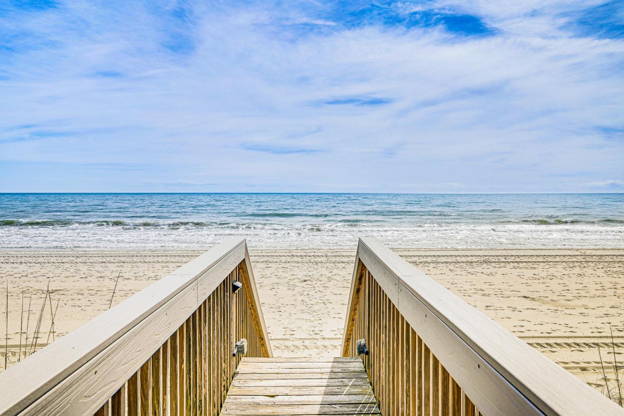 On-The-Beach Escape Oceanfront In Surfside! Myrtle Beach Esterno foto